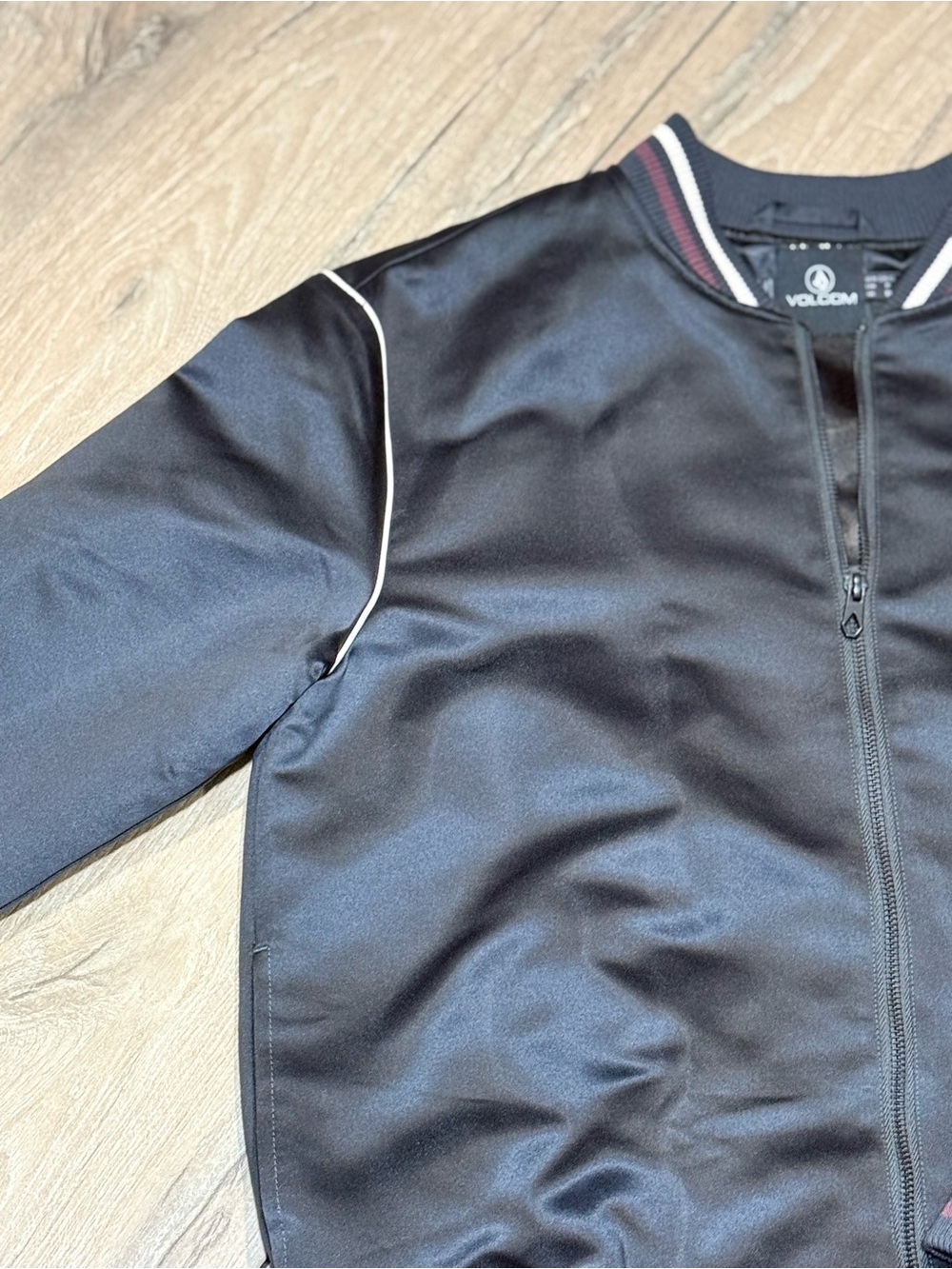 Volcom Black Satin Bomber Jacket Snake Embroidered True To This NWOT Small - Picture 10 of 16